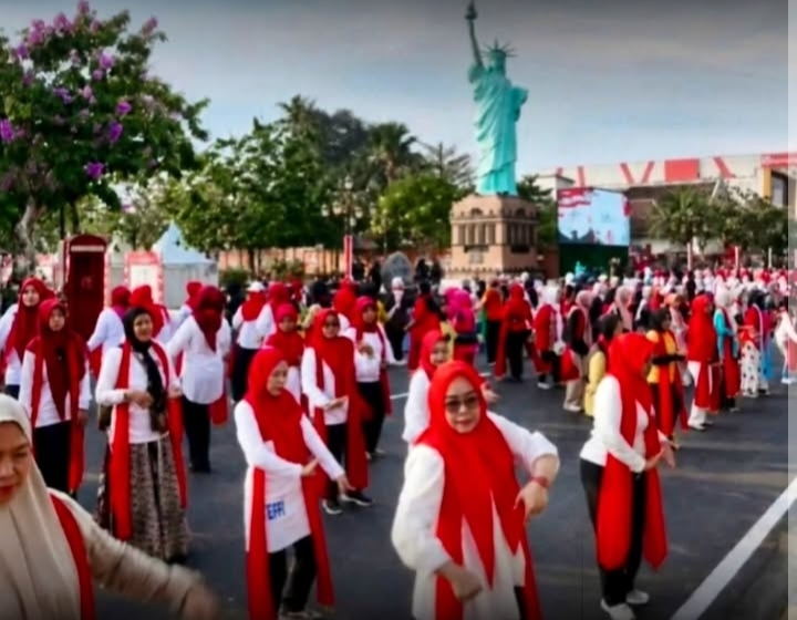 SPEKTAKULER, GELARAN PESTA BUDAYA PANGGUNG RAKSASA DIGELAR DI MADIUN